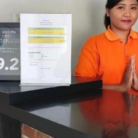 Weis Hotel Simpang Lima Semarang Eksteriør billede